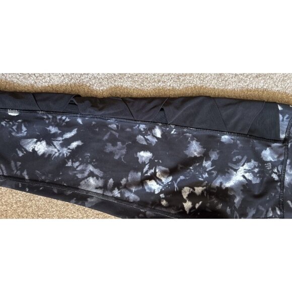 Lululemon Rise and Flow Pants Womens Size 4 Dusk Black Full On Luxtreme Leggings - Picture 3 of 6